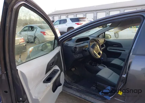 2014 Toyota Prius C Three из США, поврежденный, VIN JTDKDTB3XE1076901